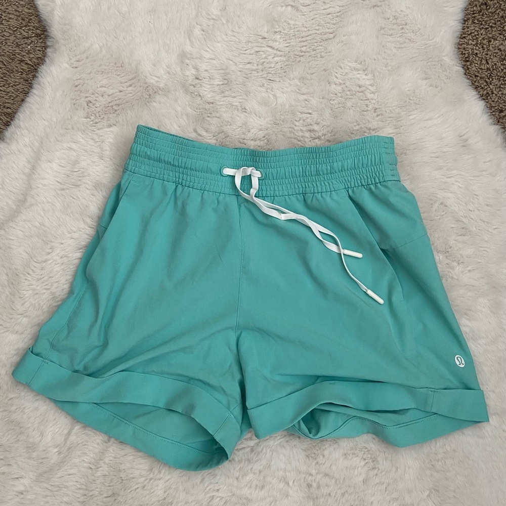 Lululemon shorts size 2